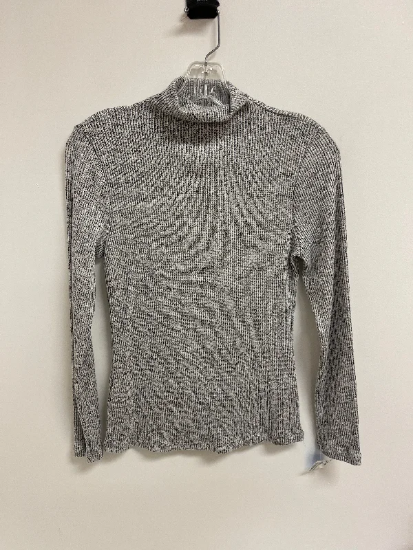 Top Long Sleeve By Clothes Mentor In Grey, Size: L