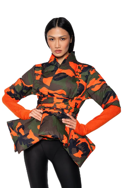 CAMO PEPLUM PUFFER JACKET WITH RIB ARMS AND THUMBHOLE