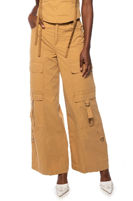 MINDING MINE WIDE LEG CARGO PANT IN BEIGE