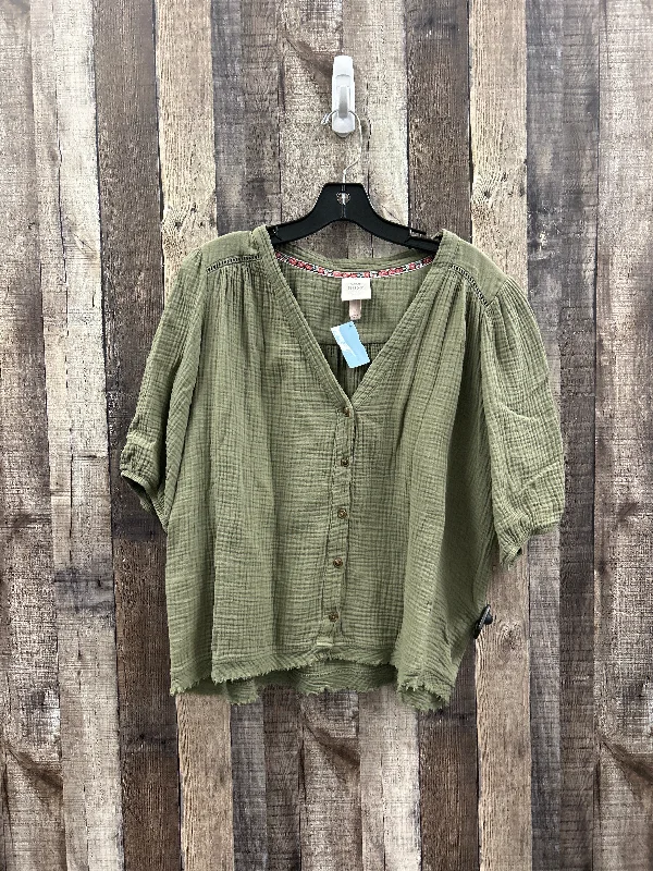 Top Short Sleeve By Knox Rose In Green, Size: L